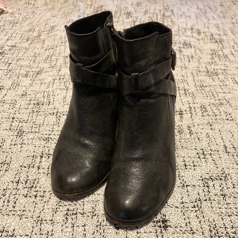 Black leather Cole Haan ankle boots, size 6B